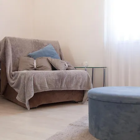 Apartment Dreams *